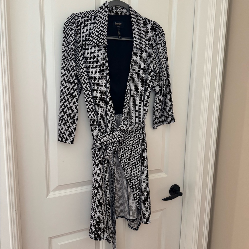 Laundry Sz M Wrap Black and White Geometric Patterned Midi Dress